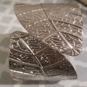 💫SILVER LEAF BANGLE/CUFF/BRACELET